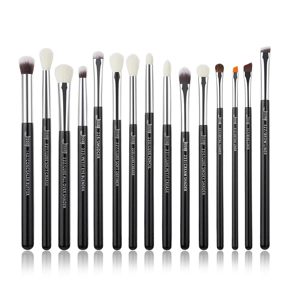 Professional Makeup Brush Set - 15 Pieces